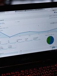 Website-analytics-on-computer-screen